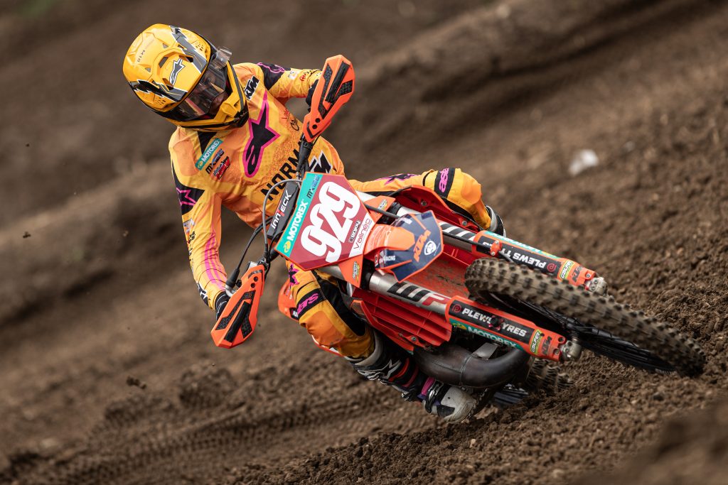 Moritz-Ernecker-gewinnt-ersten-Lauf-der-EMX125-in-Lacapell-Marival-1024x683
